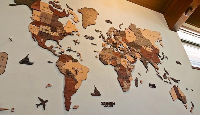 壁面の世界地図