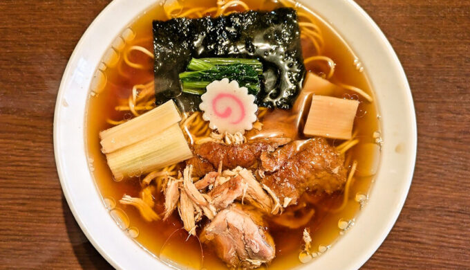 鶏肉ほぐし醤油ラーメン