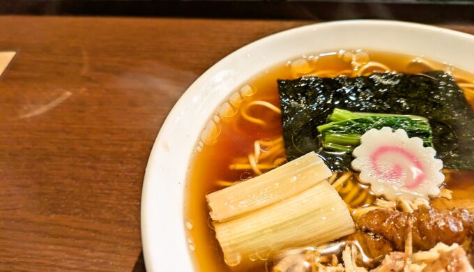 鶏肉ほぐし醤油ラーメン