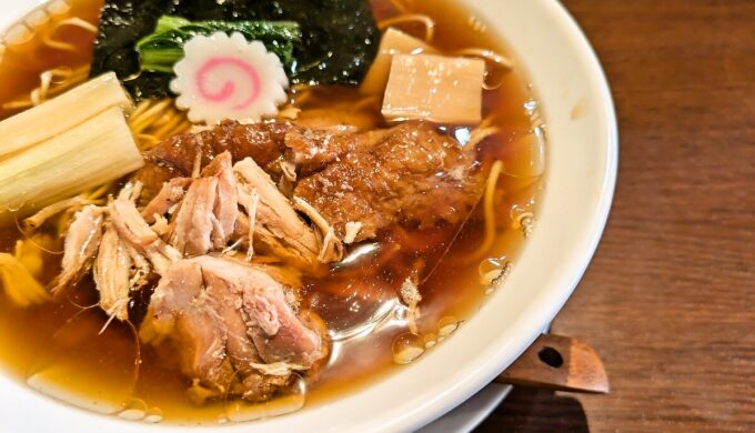 鶏肉ほぐし醤油ラーメン