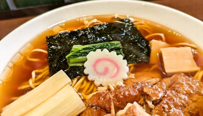 鶏肉ほぐし醤油ラーメン