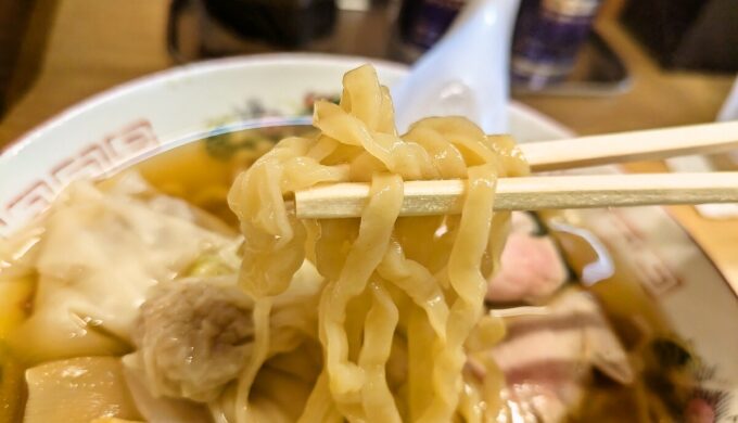 ワンタンメン小盛り（太麺）