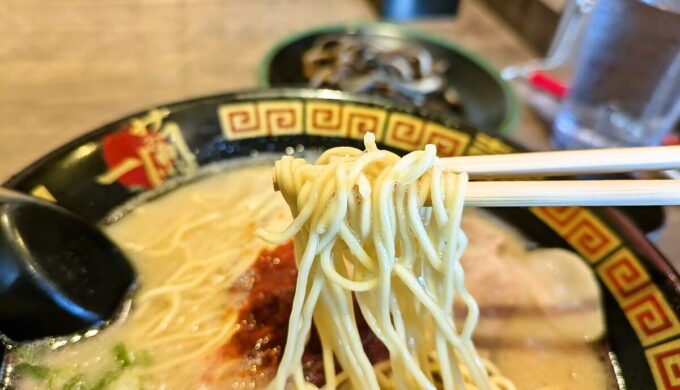 ラーメン+きくらげ+オスカランの酸味