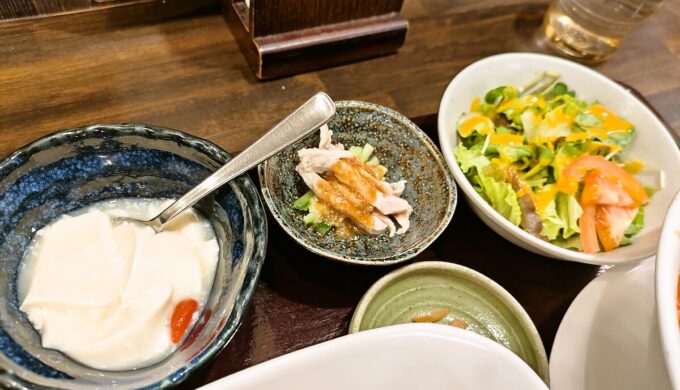 担々麺とにんにく炒飯