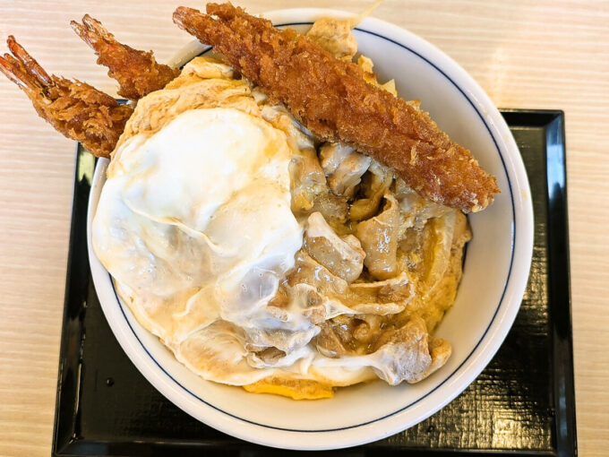 海老タレカツと親子丼の合い盛り丼