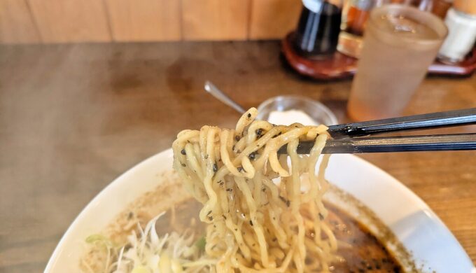 黒ゴマ担々麺