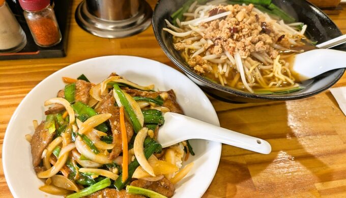 台湾ラーメン+ニラレバーあんかけ飯