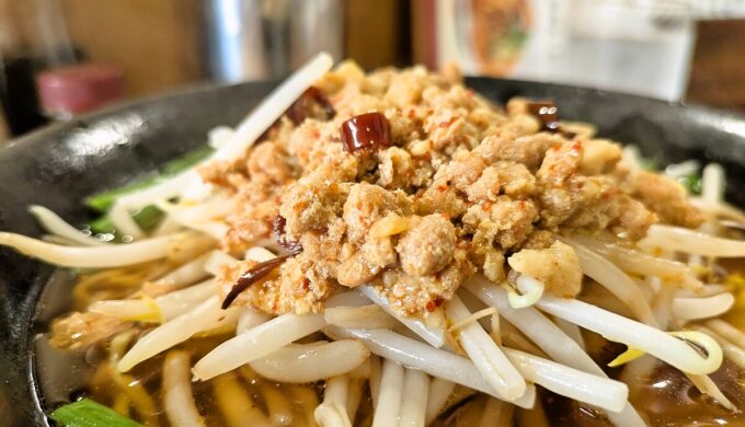 台湾ラーメン+ニラレバーあんかけ飯