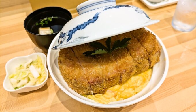 特製リブロースかつ丼上