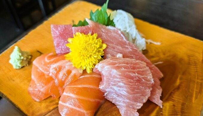 生まぐろトロサーモン刺身ランチ