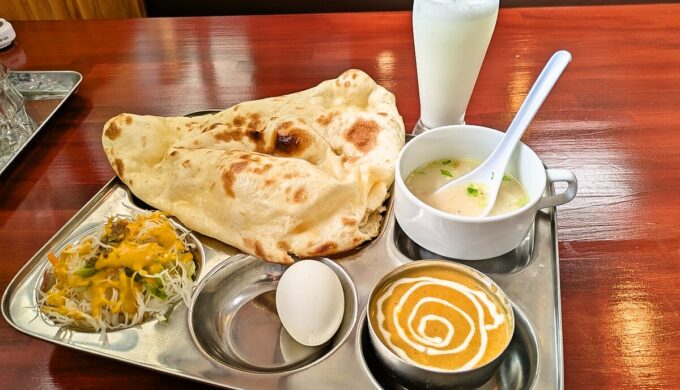 モーニングカレー「ナンセット」