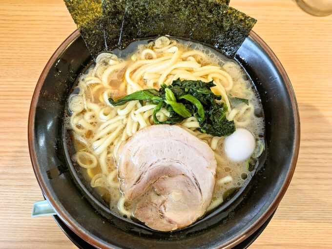 豚骨醤油ラーメン