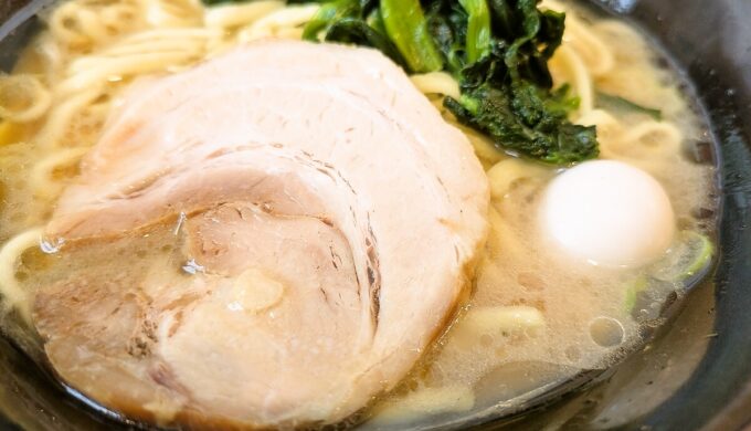 豚骨醤油ラーメン