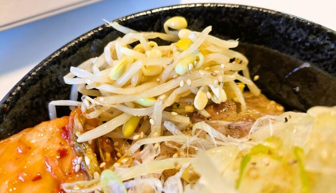 ねぎ塩豚カルビ丼