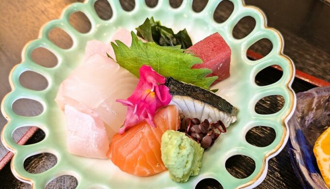 お刺身とメインが選べるランチ