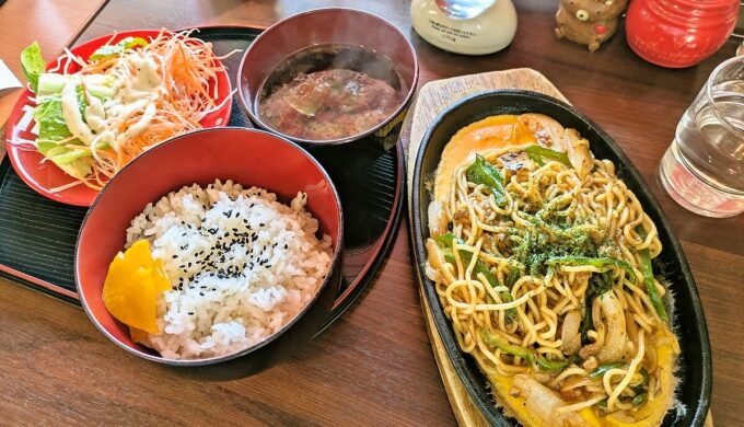 ポニぺぺミートやきそば