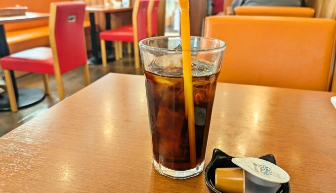 きのこベーコンほうれん草のクリームソース、サラダ+ドリンク付