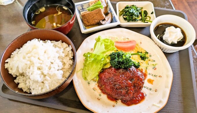 ハンバーグ定食