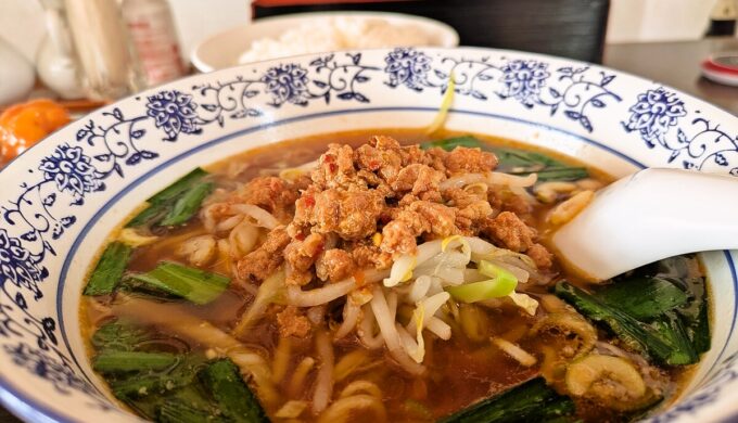 定番ランチ「エビチリ」