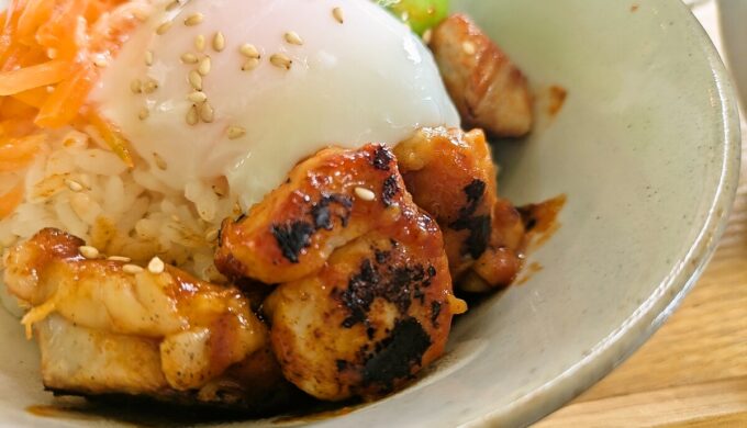 ヤンニョムチキン丼