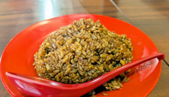 漆黒の鶏炒飯+中華風鶏汁