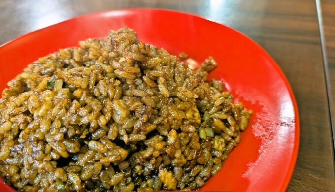 漆黒の鶏炒飯+中華風鶏汁