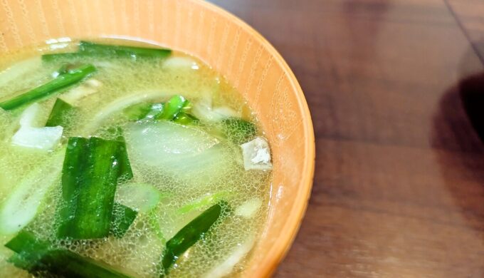 漆黒の鶏炒飯+中華風鶏汁