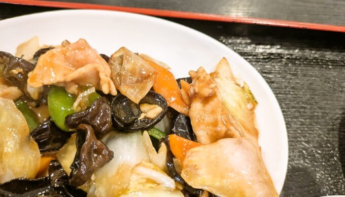 豚肉とキクラゲと玉子炒めランチ