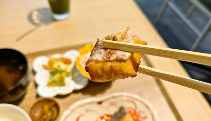 モーニング鮭定食