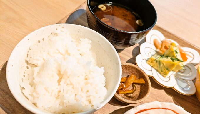 モーニング鮭定食
