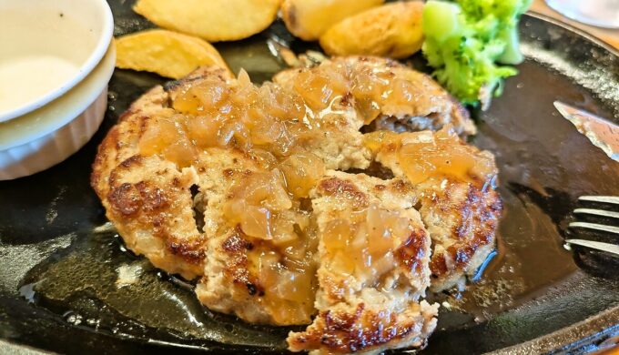 手ごねハンバーグ